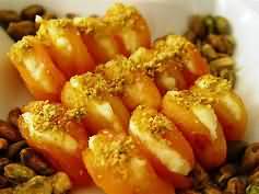 Apricots, stewed with sugar, weighed with stones