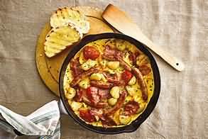 Bacon rashers, streaky, fried in corn oil