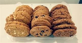 Biscuits, cookies, chocolate chip, American style