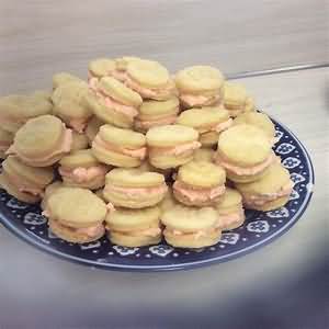 Biscuits, sandwich, cream