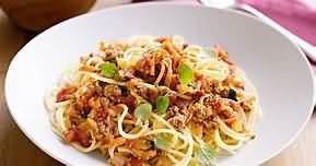 Bolognese sauce (with meat), made with extra lean minced beef, homemade