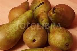 Dates, raw, flesh and skin, weighed with stones