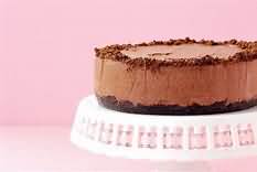 Gateau, chocolate based, frozen