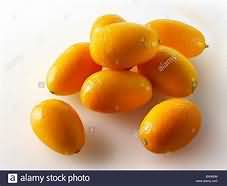 Kumquats, whole fruit, raw