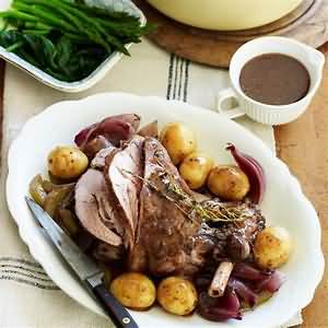 Lamb, leg, half knuckle, pot-roasted, lean