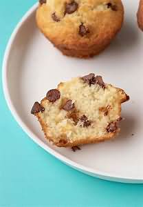 Muffins, American style, chocolate chip, homemade