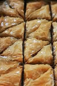 Pastries, Greek, baklava, retail