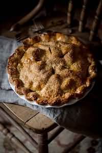 Pie, apple, pastry, double crust, deep filled, retail