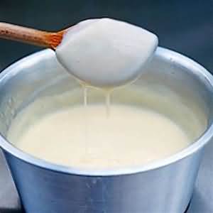 White sauce, savoury, made with skimmed milk, homemade