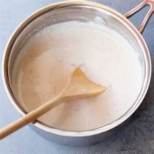 White sauce, savoury, made with whole milk, homemade