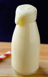 White sauce, sweet, made with whole milk, homemade