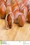 Hazelnuts, kernel only, weighed with shells