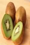 Kiwi fruit, flesh and seeds, weighed with skin