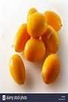 Kumquats, whole fruit, raw