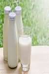 Milk, whole, pasteurised, average
