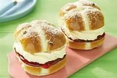 Iced buns, retail