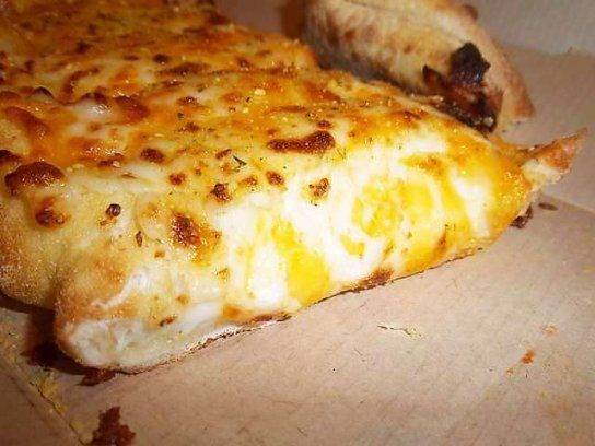 DOMINO'S Stuffed Cheesy Bread